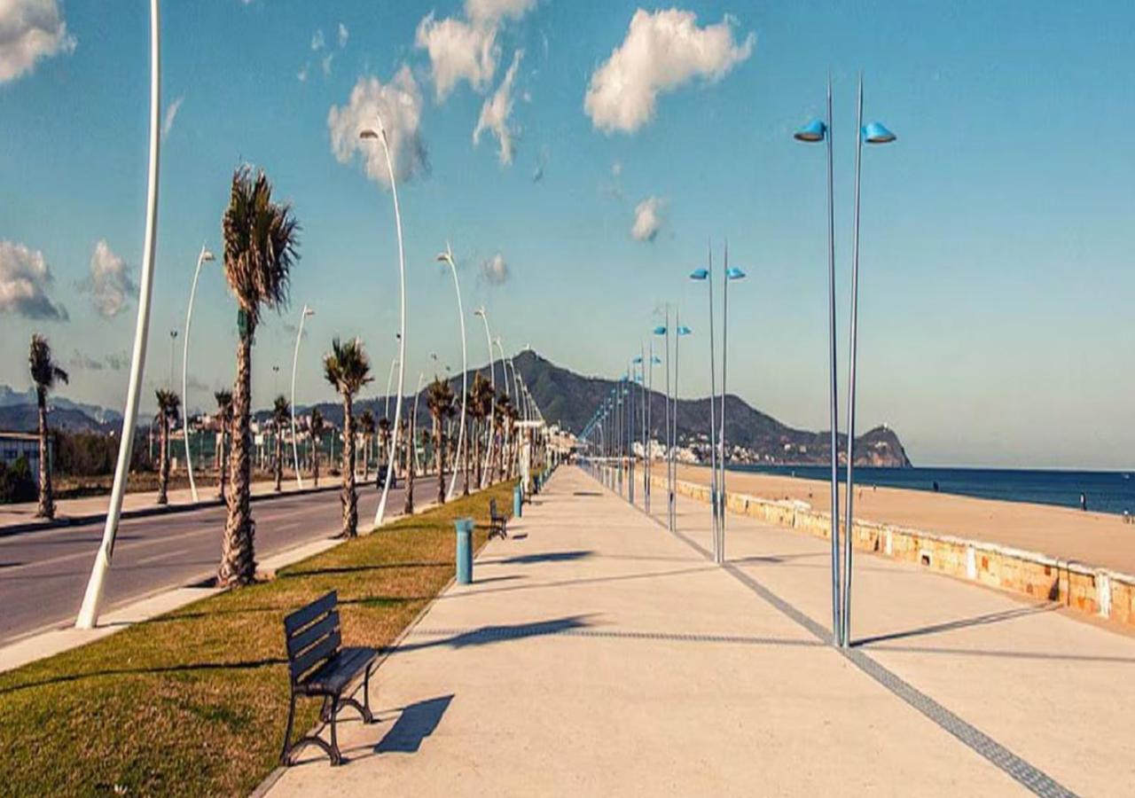 Appartement Martil 3 Chambres Proche De Centre Ville 5Mn A Pied Et La Plage 10Mn A Pied Et 10Mn De Aeroport Tetouan En Voiture Bagian luar foto